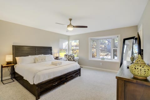 Spacious Rockrimmon Getaway - Sleeps 14 - GameRoom House in Colorado Springs