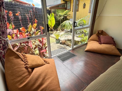 Pandora Cottage Beachfront Bed and Breakfast in Raglan