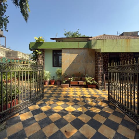 Property building, Day