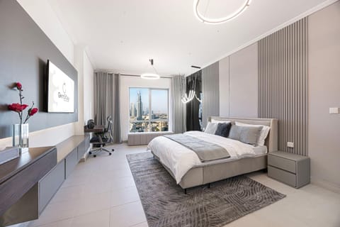 Bed, Photo of the whole room, Seating area, Bedroom