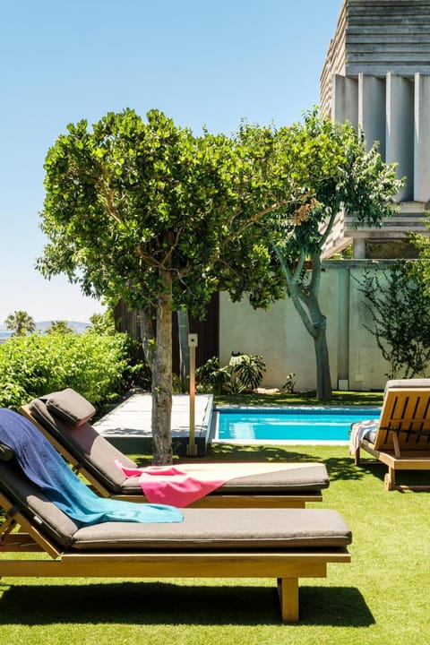 Garden, Garden, Seating area, Pool view, Swimming pool, sunbed