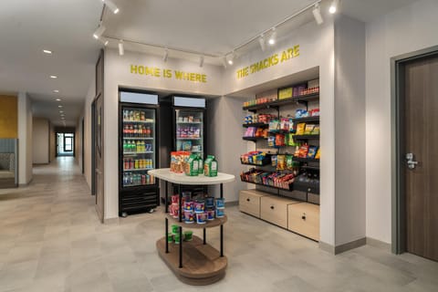 Supermarket/grocery shop