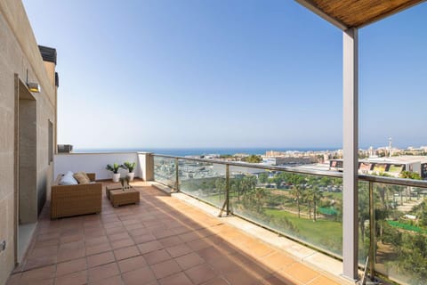 Elegant 3BR Penthouse with Sea View Pool & Garden Apartment in Torremolinos