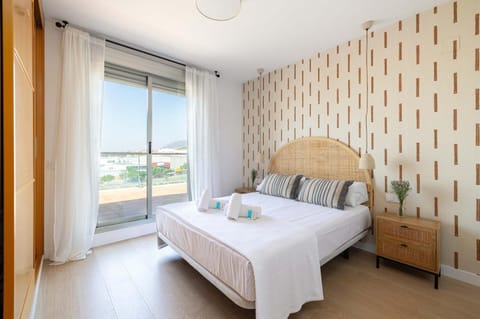 Elegant 3BR Penthouse with Sea View Pool & Garden Apartment in Torremolinos