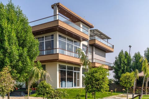 Property building, Facade/entrance