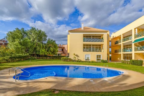 Garden view, Pool view, Swimming pool, sunbed