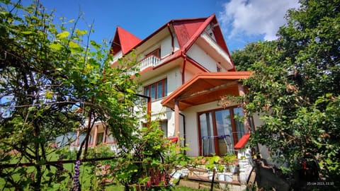 Property building, Spring, Garden