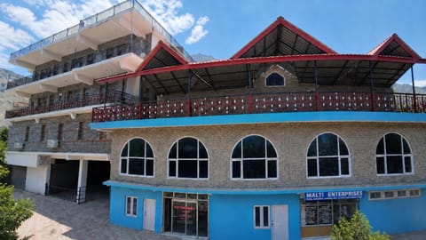 Property building, Facade/entrance