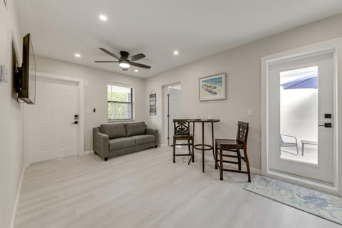 Flexible Family Living! Modern Pompano Beach Home House in Lighthouse Point