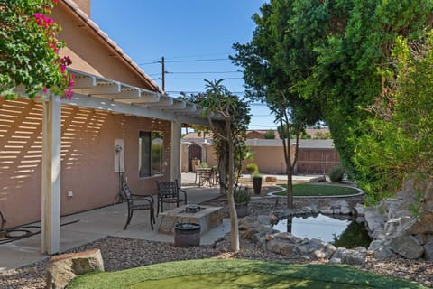 Navigate Stays Group Getaway w Jacuzzi Pool Games House in Bermuda Dunes