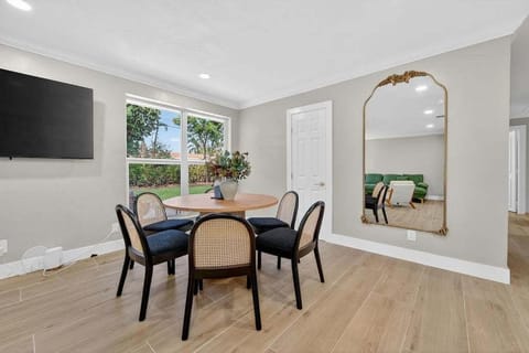 Royal Palm Villa House in North Palm Beach