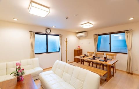 Living room, Dining area, air conditioner