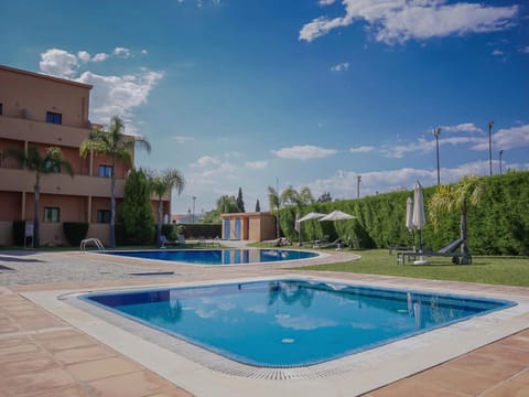 Property building, Swimming pool