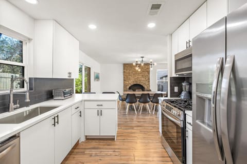 Spacious 4BR South Austin Home Minutes to Downtown House in Austin