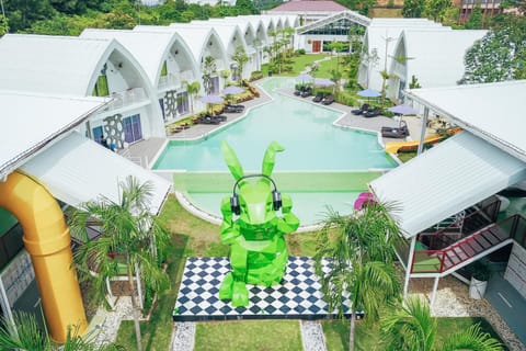 Property building, Day, Natural landscape, Pool view, Swimming pool
