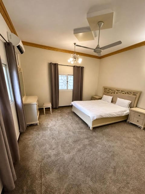 Bedroom, air conditioner