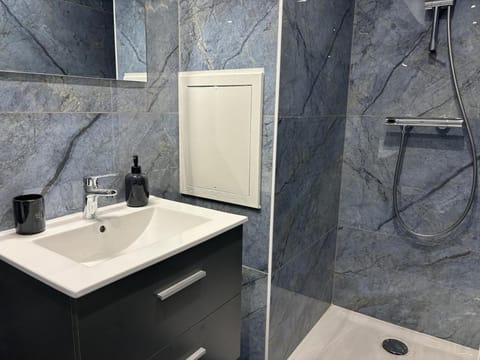 Le Spotlight - Balcon - WiFi - Centre ville Apartment in Annemasse