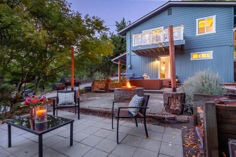 Santa Cruz Mountain Retreat Villa in Felton