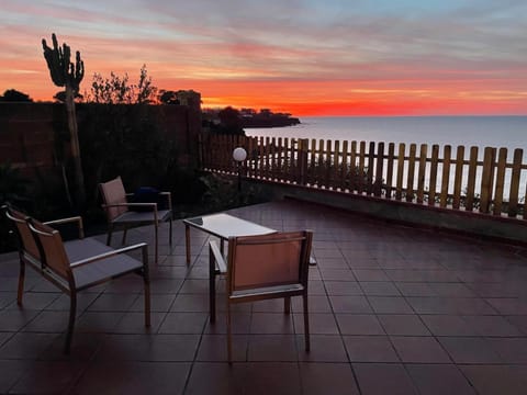 View (from property/room), Balcony/Terrace, Sea view, Sunset
