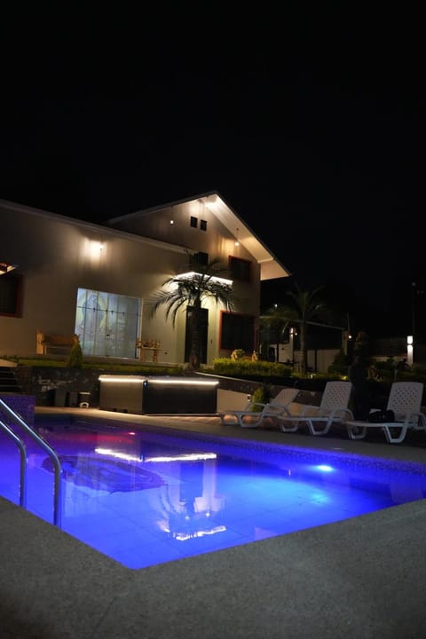 Night, Swimming pool, sunbed