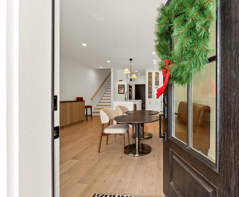 Luxury Living in downtown Grand Haven - Rooftop Deck House in Grand Haven