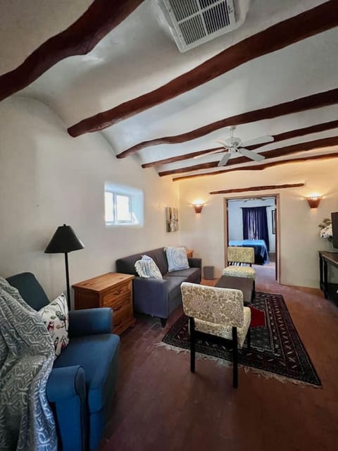 2 bed, yard, pet friendly in Historic Mesilla. House in Mesilla