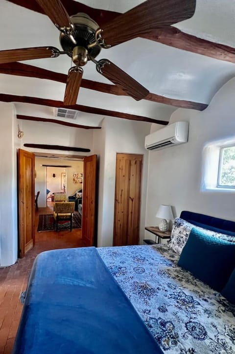 2 bed, yard, pet friendly in Historic Mesilla. House in Mesilla