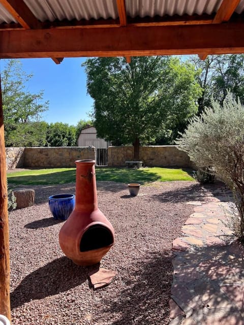 2 bed, yard, pet friendly in Historic Mesilla. House in Mesilla