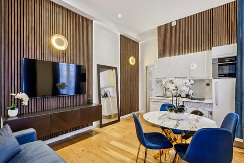 TV and multimedia, Kitchen or kitchenette, Living room, Dining area