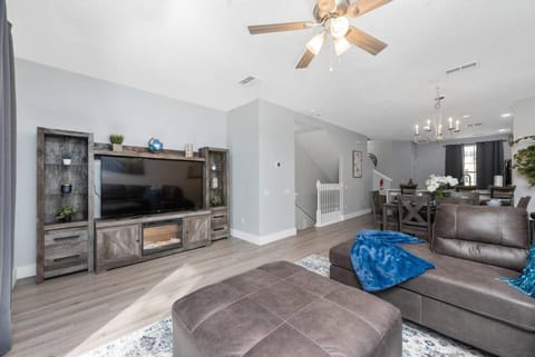 Communal lounge/ TV room, Living room