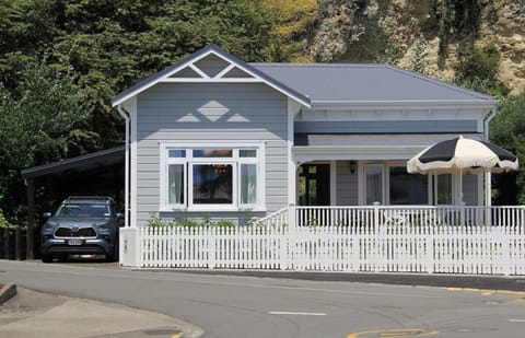 Property building, Street view, Parking