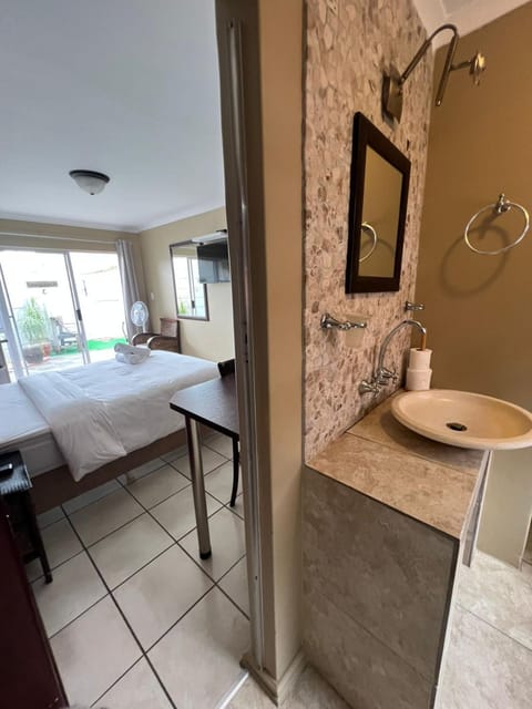 Kabana Guest House Morgenzicht Bed and Breakfast in Cape Town