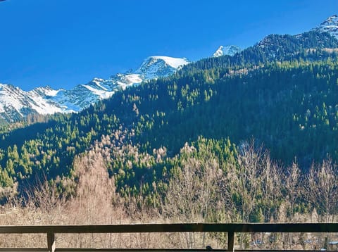 View (from property/room), Balcony/Terrace, Mountain view
