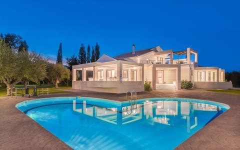 Property building, Swimming pool, Swimming pool