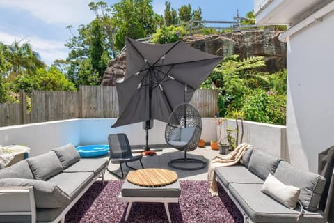 View (from property/room), Balcony/Terrace, Seating area