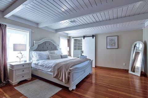 Vintage Terrace Pied a Terr Suitee House in Carlton