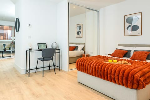 Bed, Photo of the whole room, Bedroom
