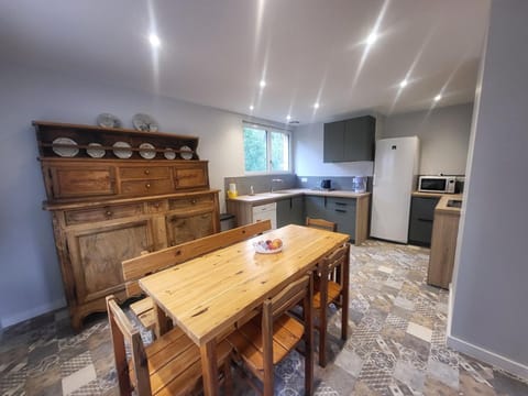 Chalet spacieux à Val-des-Prés avec sauna et parking - FR-1-266-256 Chalet in Montgenèvre