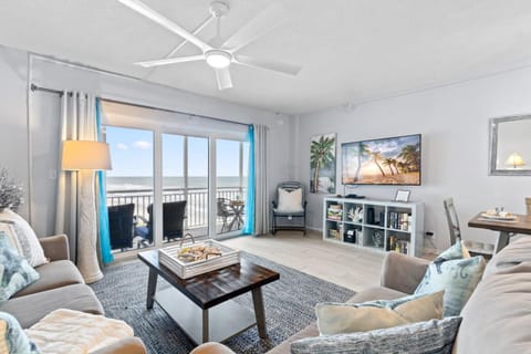 Patio, TV and multimedia, Balcony/Terrace, Living room, Seating area, Sea view