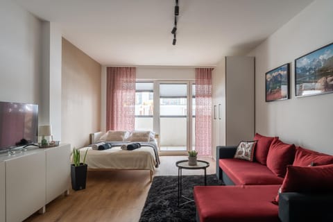 Bed, TV and multimedia, Living room, Photo of the whole room, Seating area, Bedroom