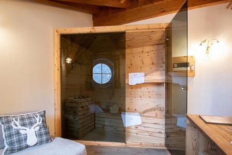 Sauna, Bedroom
