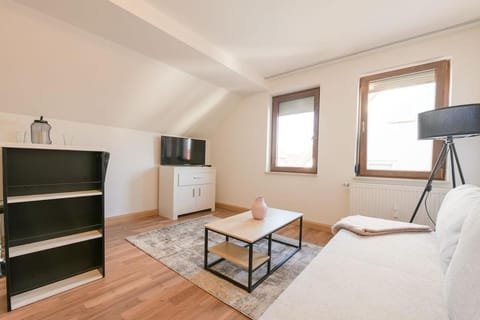 TV and multimedia, Living room, Photo of the whole room, Seating area