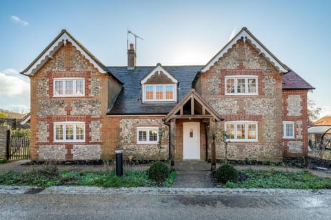 Property building, Day, Garden, Other, Garden view