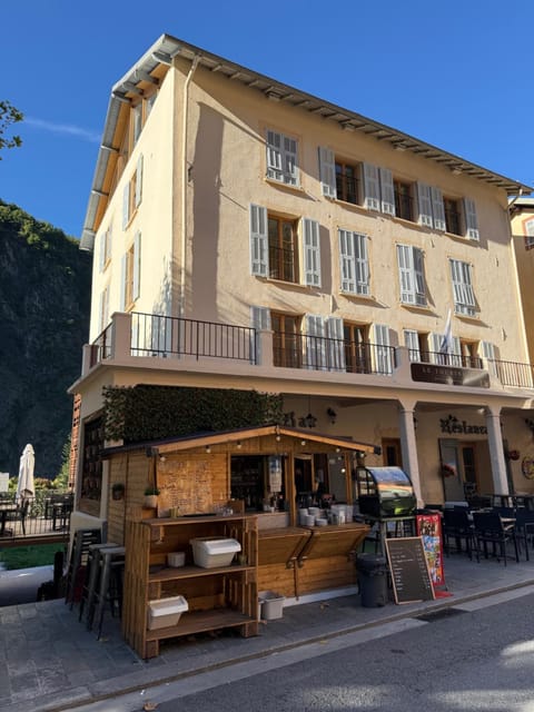 Restaurant/places to eat