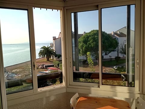 Patio, Lake view