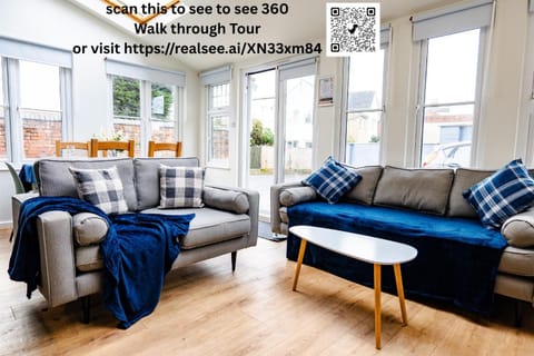 Gloucester City 6 Bed-Sleeps 12-Parking for 3-Work or Leisure House in Gloucester