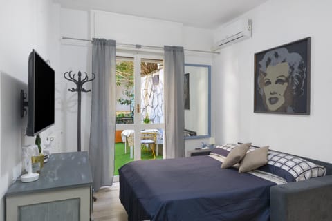 Property building, Living room, Bedroom