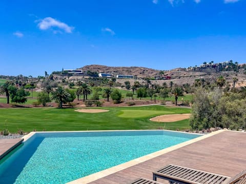 Mountain view, Pool view, Swimming pool