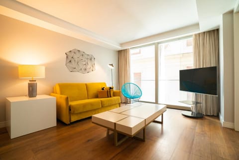 Communal lounge/ TV room, TV and multimedia, Living room, Seating area