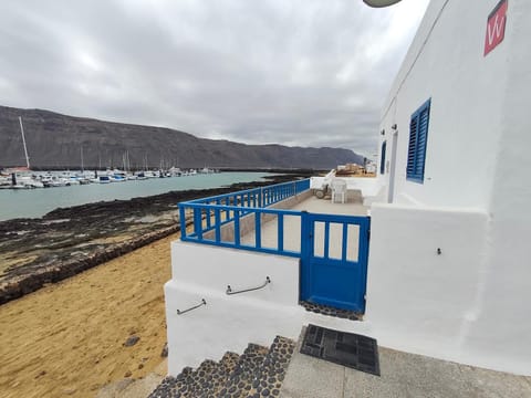 Day, Natural landscape, View (from property/room), Balcony/Terrace, Mountain view, Sea view